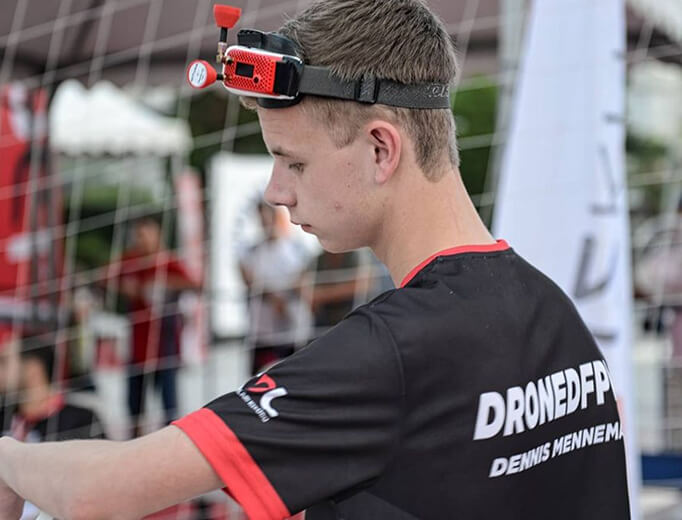 Dennis Mennema (DroneD FPV)