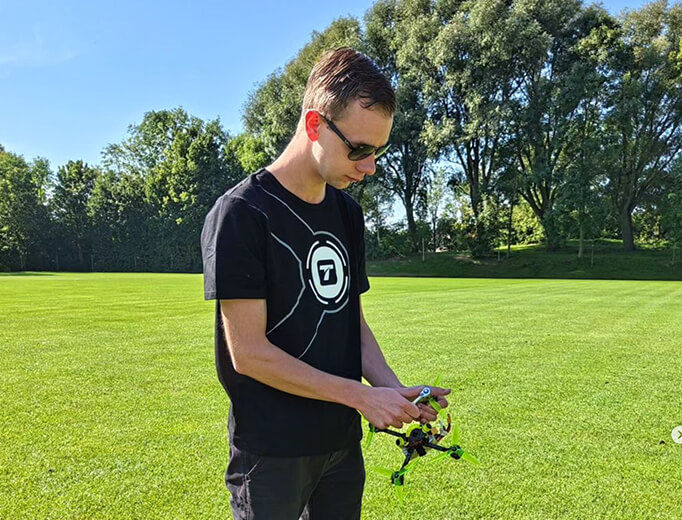Dennis Mennema (DroneD FPV)
