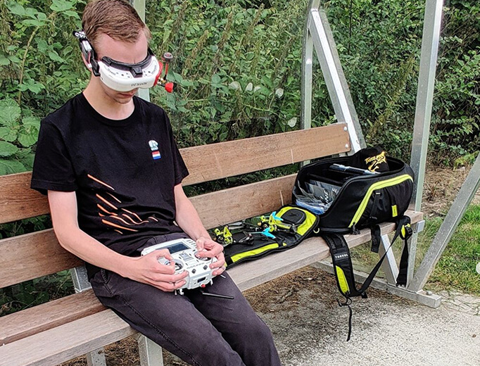 Dennis Mennema (DroneD FPV)